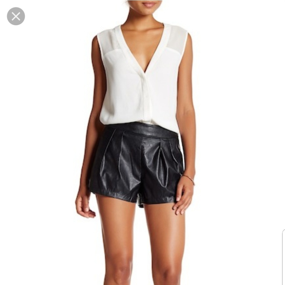 Tart faux leather shorts